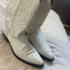 White Beyoncé  Cowboy boots